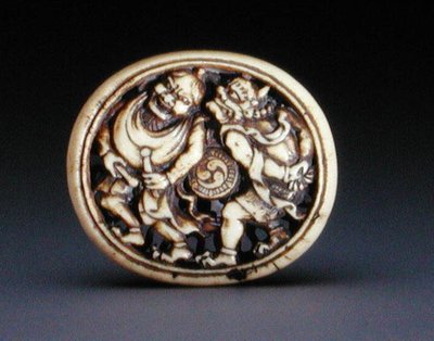 Netsuke depicting Raiden with the wind god Futen, 1860-70 by Ozaki Kokusai